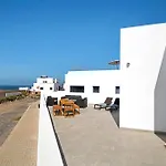 Kay 4 * La Santa