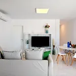 Kay 4 La Santa